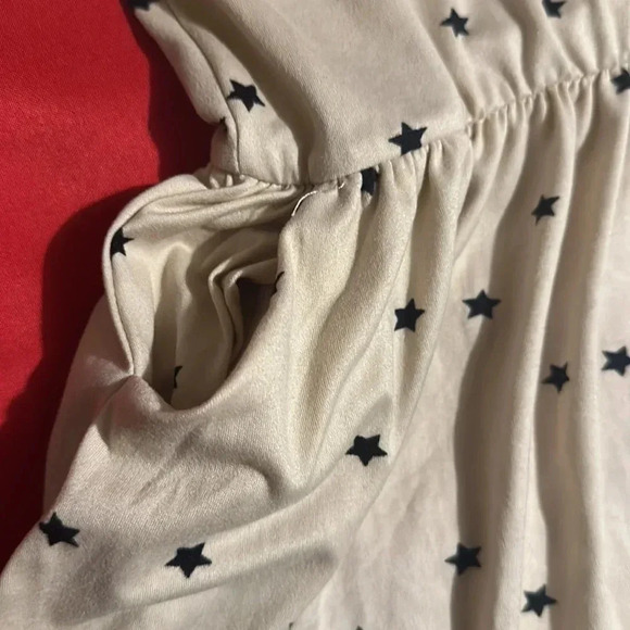 Girls Dress with pockets, gently worn size 6x, 95% polyester and 5% spandex - Picture 2 of 3